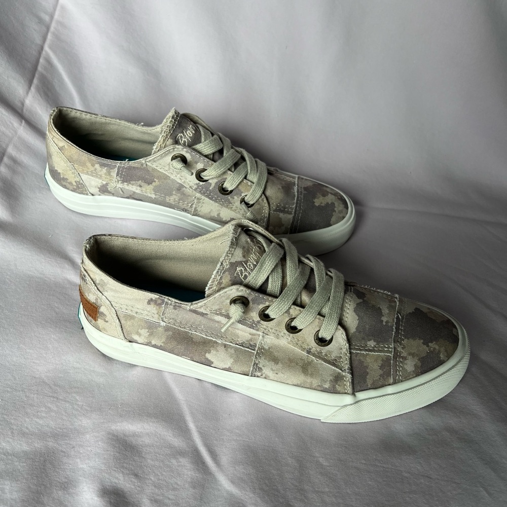 EUC-Blowfish Malibu Sneaker - Camo pattern -